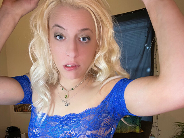 LadyBianca te donne rendez vous sur sa cam sexy Xcams pour un plan cul gratuit en liveshow coquin
