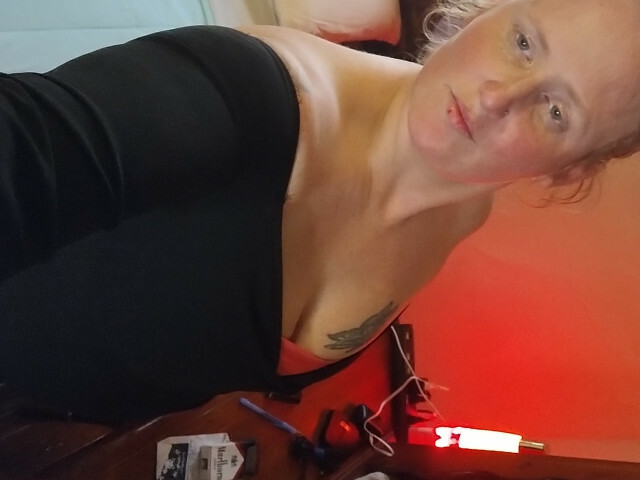 Misty te donne rendez vous sur sa cam sexy Xcams pour un plan cul gratuit en liveshow coquin