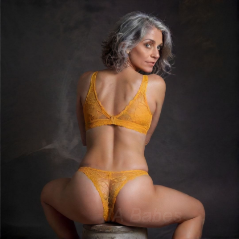 Fleur indienne 49 ans cherche complicité libertine : des nuits de passion à partager !