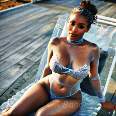 Naïma, 43 ans : aventurière sensuelle cherche partenaire coquin pour plaisirs partagés !