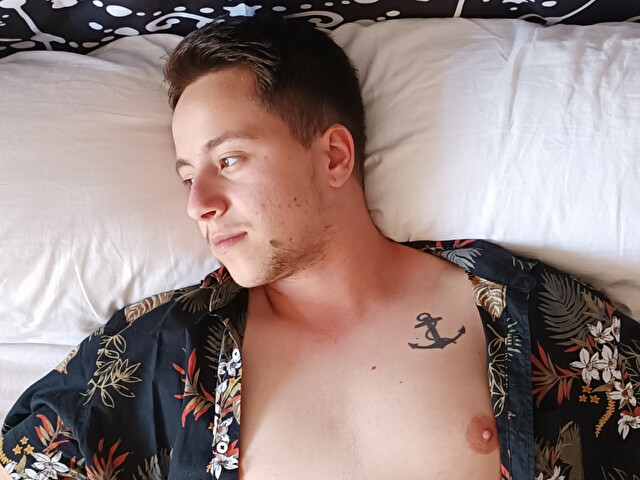 Xtransgender te donne rendez vous sur sa cam sexy Xcams pour un plan cul gratuit en liveshow coquin